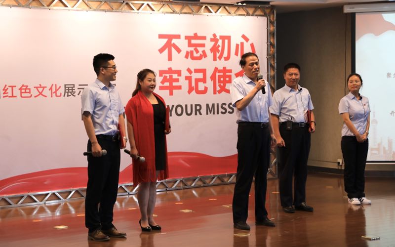 陜鼓集團(tuán)綜合能源事業(yè)部黨支部表演的節(jié)目接地氣，受好評.jpg